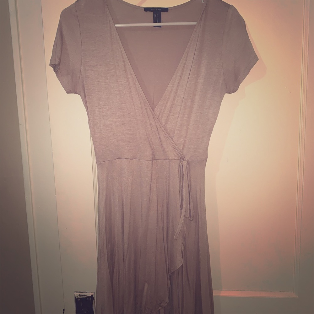 Tan low cut tie dress forever 21 medium never worn